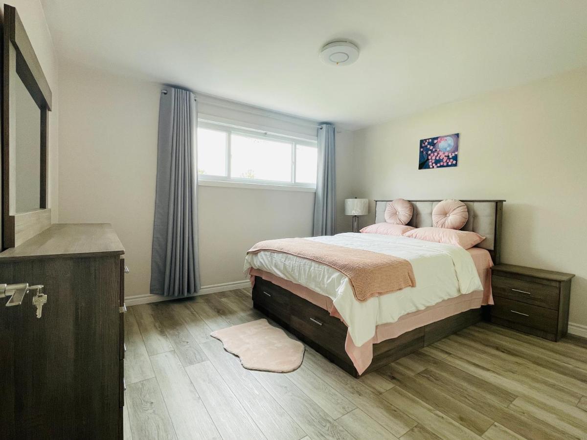 Villa Luxurious Cozy House In Bluffs With Lake View à Toronto Extérieur photo