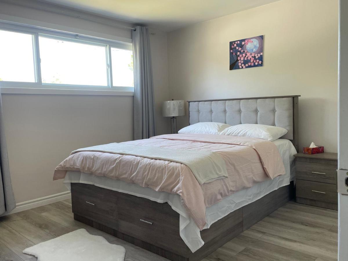 Villa Luxurious Cozy House In Bluffs With Lake View à Toronto Extérieur photo