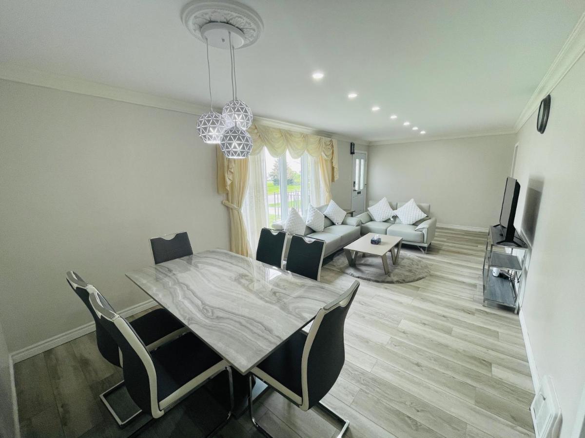 Villa Luxurious Cozy House In Bluffs With Lake View à Toronto Extérieur photo