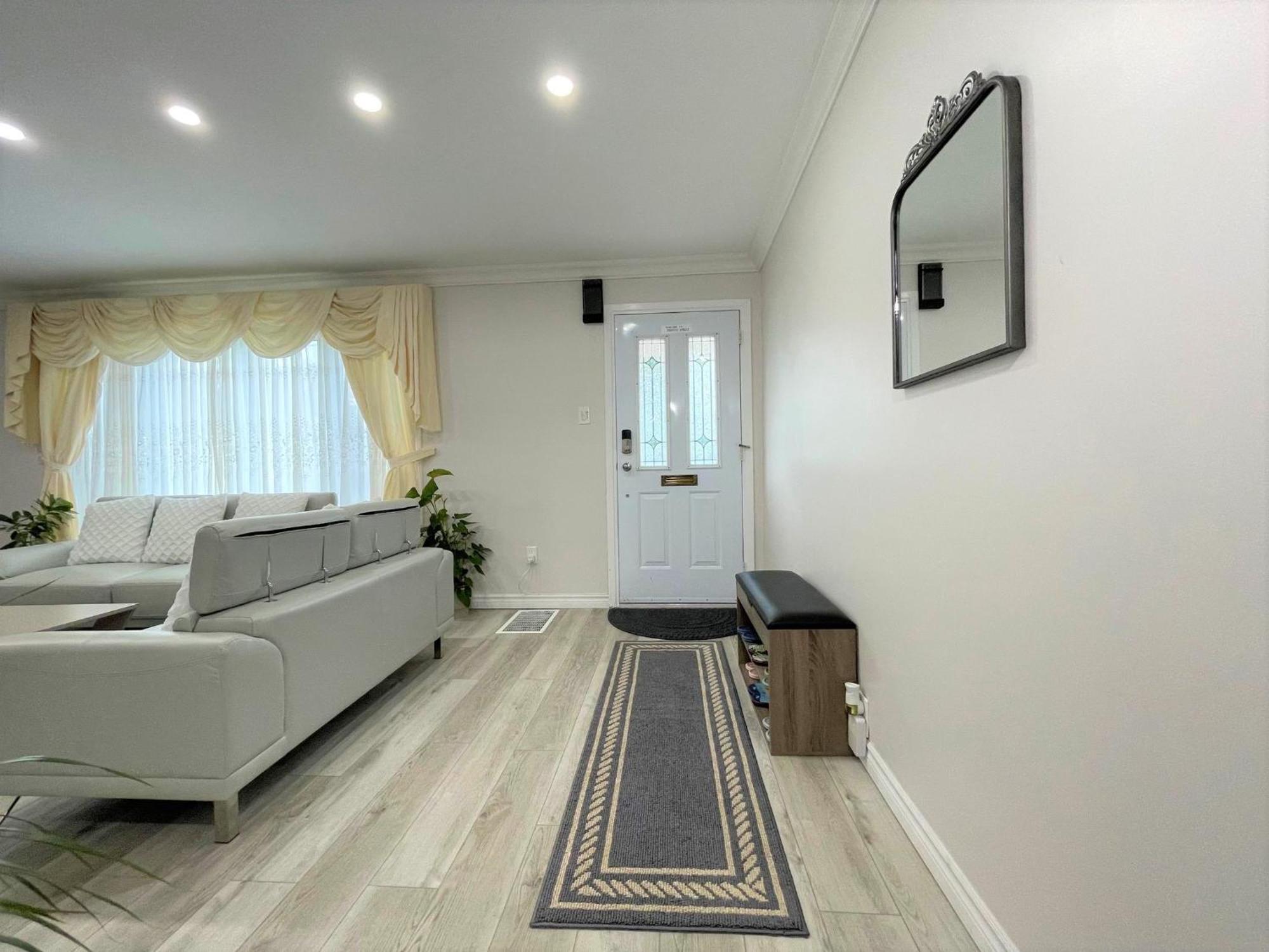 Villa Luxurious Cozy House In Bluffs With Lake View à Toronto Extérieur photo