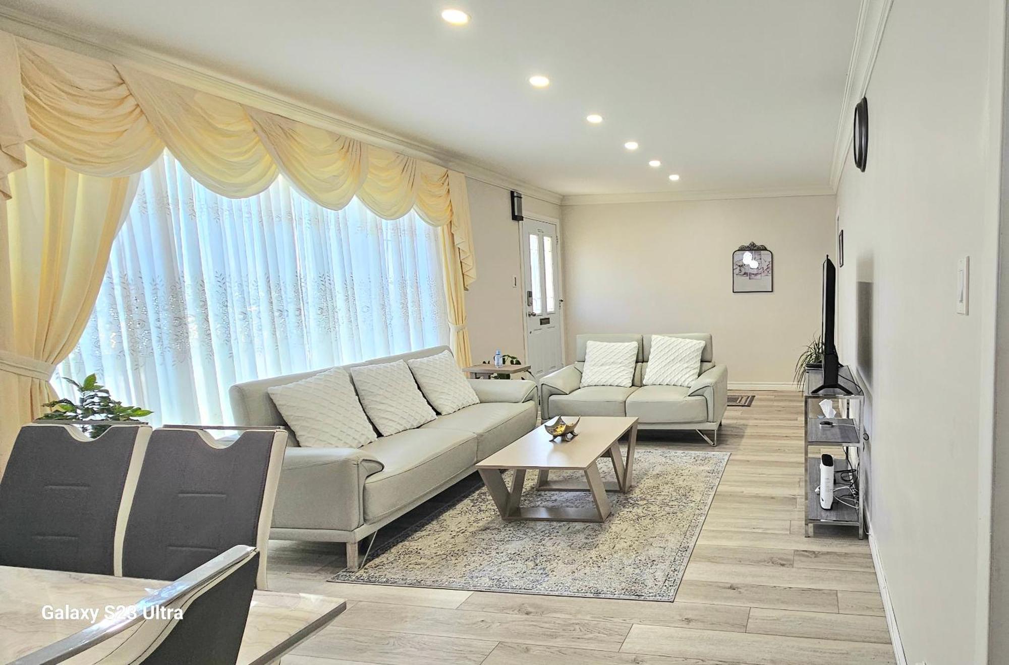 Villa Luxurious Cozy House In Bluffs With Lake View à Toronto Extérieur photo